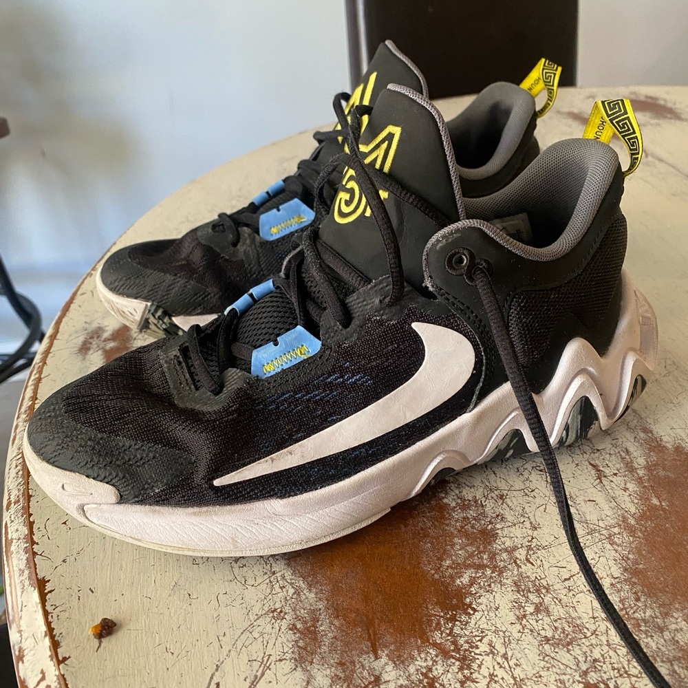 Nike Kids Black and White Sneakers